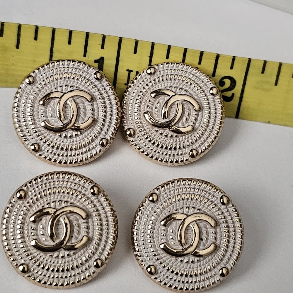 LOT OF 4 BUTTONS NEW,UNWORN - Picture 2 of 5